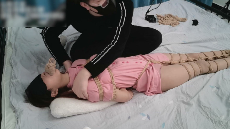 Asian bondage: My Girlfriend Is Dressed as a Maid, Bound on the...