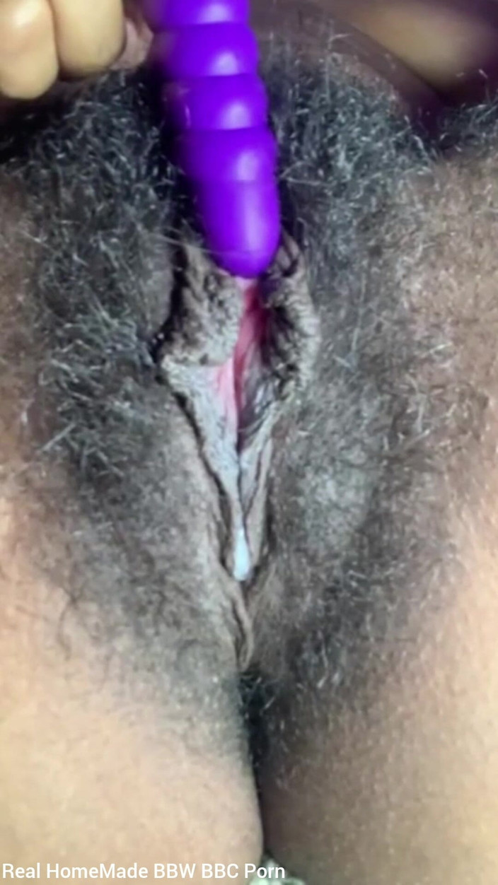 Super sexy ebony cuties: 特写刺激我毛茸茸的大阴蒂阴户被内射