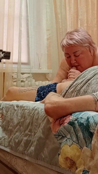 La boca de mi suegra hace que mi polla se corra