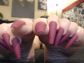 TLC 1992: Extreme Nails Wrinkled Soles