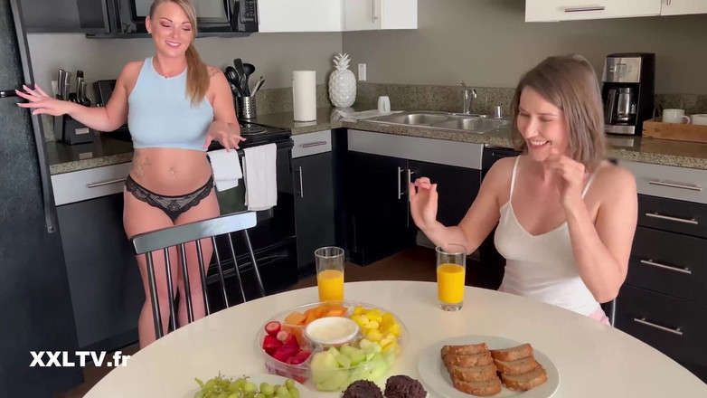 XXLTVFR: Tatillerde lezbiyen arzusu