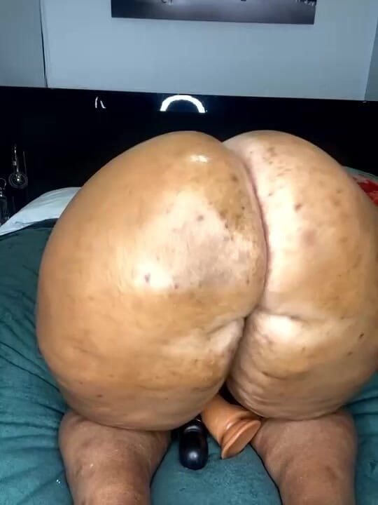 Big black clapping booties: Wichs bis extrem großartig, episode 1020