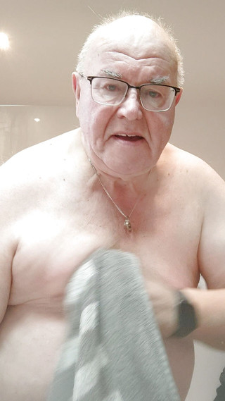 Karlchengeil: Drsné vysoušení bradavek