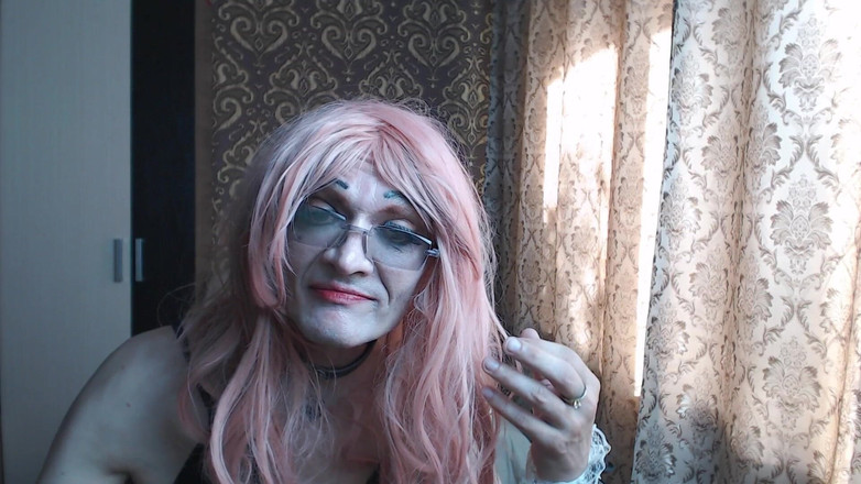 violet_bisex: Scoate-ți Chiloții Și Ia-i Pe toți În Gură.