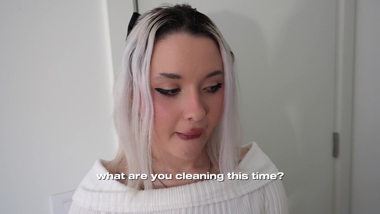 Nika legran: Maid Offers Extra Services: Sloppy Deepthroat &amp; Hard Fuck in Extreme...