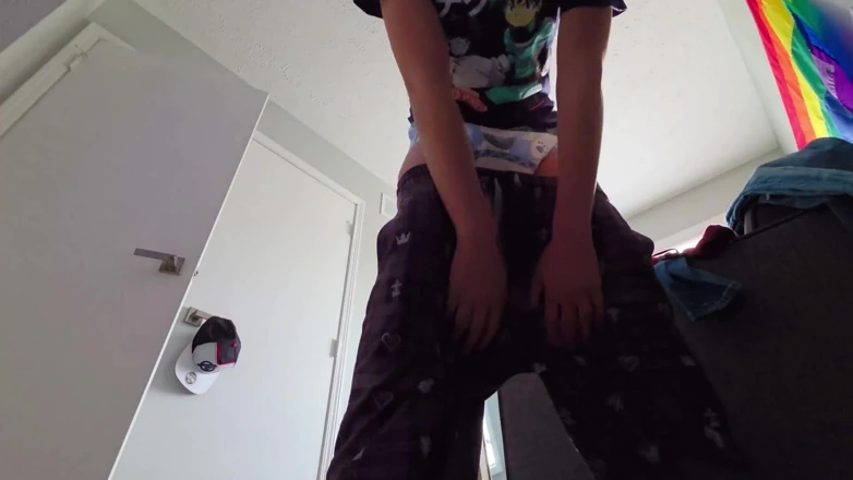 Kinkytwinkpamps: Twink收缩你并让你穿下内衣（第一人称视角）