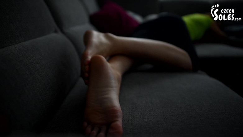 Czech Soles - foot fetish content: An den schuhen der ehefrau erwischt