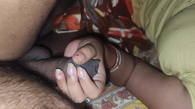 Angelmona: Desi flickvän avrunkning hemma