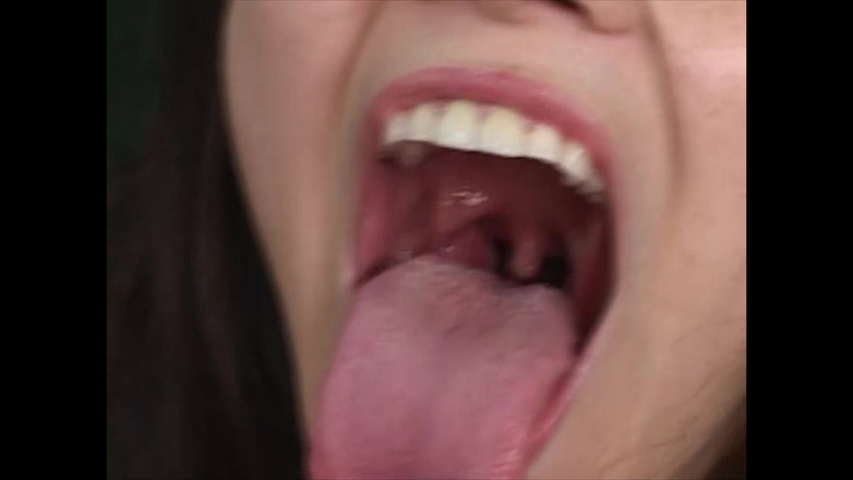 Dirty Lesbian: 교실에서 자지를 빨아먹는 십대 학생