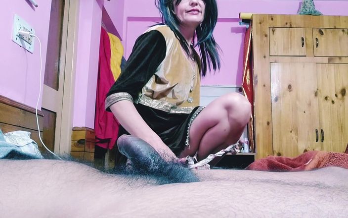 Bolly Karma: Mama iubitelor mele se alătură mea pentru sex în direct cu...