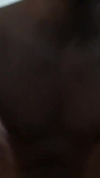 Seksi büyük yaraklı tek başına mastürbasyon
