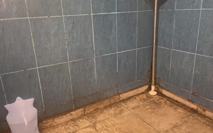 Putarankahotmilf: Pissen, einlauf und squirting