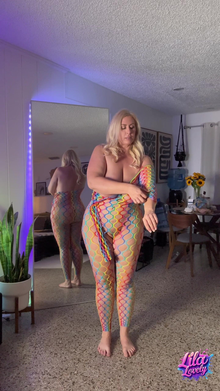 Lila Lovely: Peituda milf wishlist try-on haul: bodysuits &amp;crotchless body meias