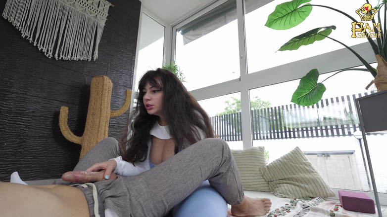 Pamsnusnu: 요가 선생님이 나를 세게 박습니다