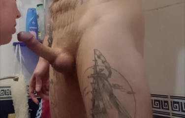 Zona901: I caught my stepson in the shower and helped him...