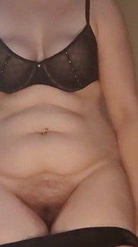 Angelie se desnuda para fan