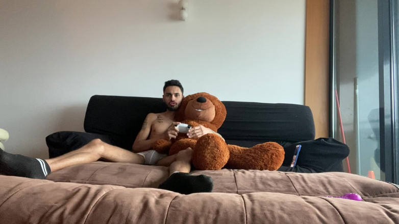 arabeputo: Playing with My Teddy Bear
