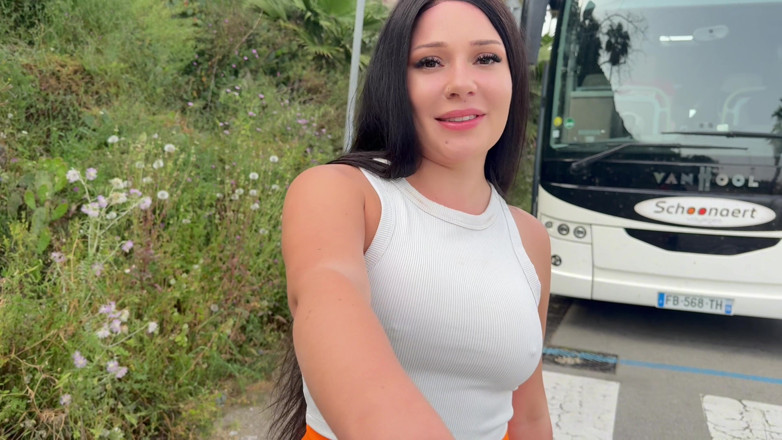 Papi Rodriguez: 街で女神に出会い、屋外で彼女とセックスする - ローラ・ブラッツ