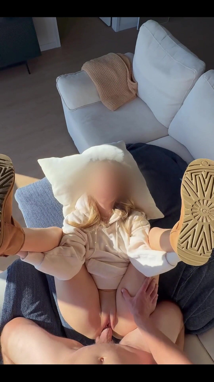 AvaZev: 내 입과 보지는 따뜻한 포옹을 하는 걸 좋아해