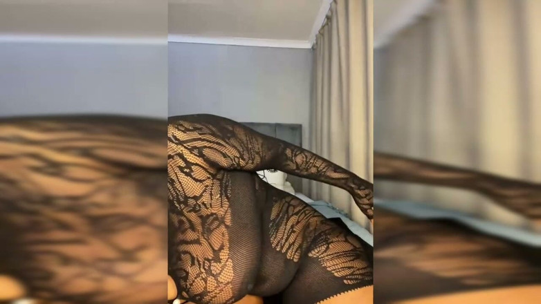 Legendary Booty Overdose: 자위하고 스트립하는 육덕 거유 시오후키