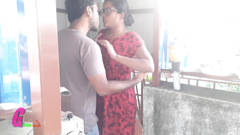 Horny_Bong: Awek benggali dikongkek pemilik rumah - lucah desi India