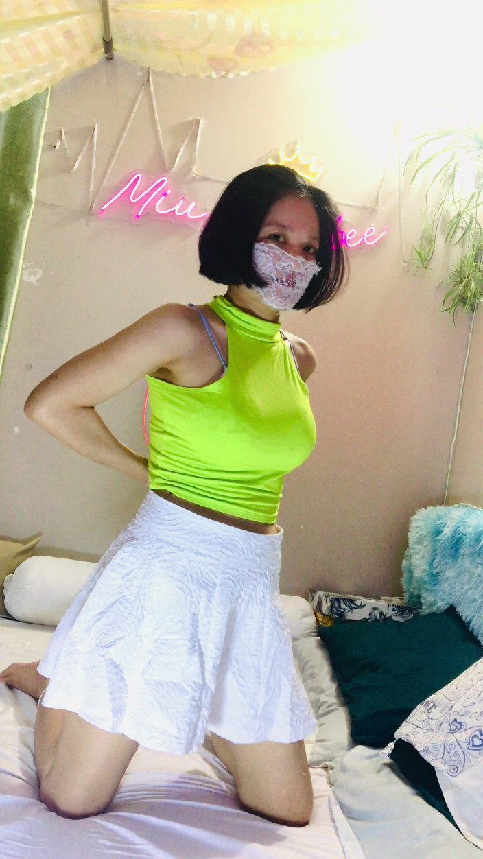 MiuBabee 8493: Singaporean Girl Seduces Her Lover