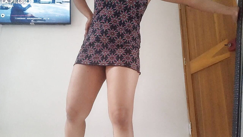 PATY PATY: Striptis yang bagus.. Cerita tentang bagaimana dia suka kontol dan...