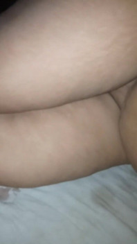 Jugososos cuando mi marido se pone de pie, él me llamó en la habitación y me folló