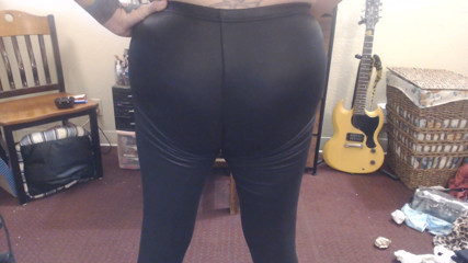 Abby Anna: Spinta nel culo dondondo rimbalzo cellulite