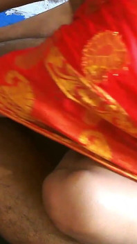 Tante seksi india dengan besar dan cowok seksi lagi asik