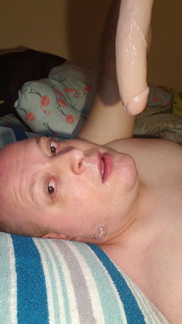 Charlieboy69: スティルディープスロート 巨大なディルド