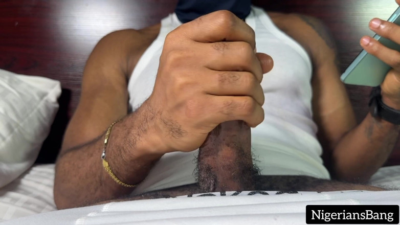 NigeriansBang G XXX: Masturbándome mi gran polla