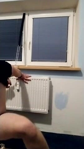 Slaveboy28: Sclav care cerșește pedepsit pentru că a încercat să iasă din...