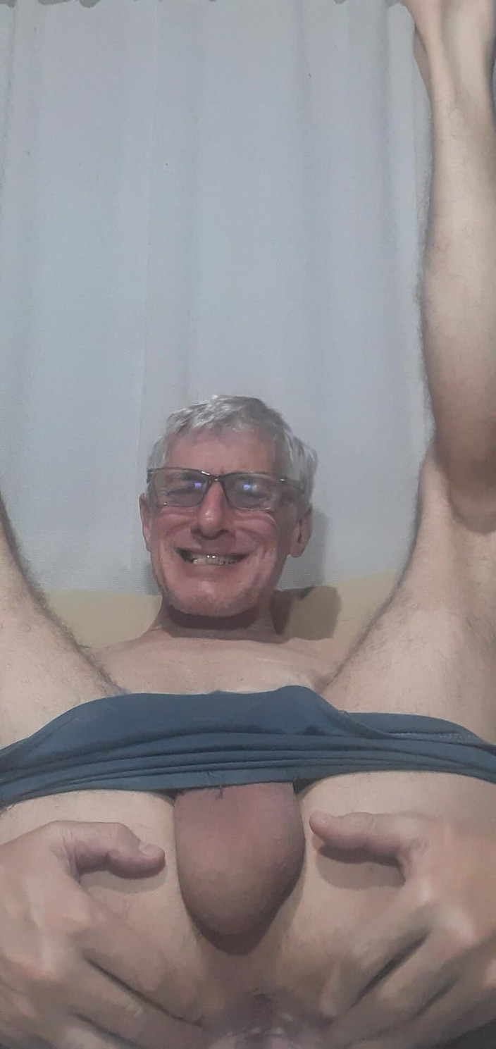 Big uncut hard cock: ハンサムな男性美しいセクシーなケツ穴アクションウェットタイトバージンピンクのケツ穴ケツ穴