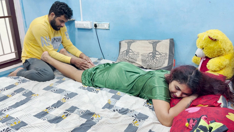Vaishnavysharunraj: Mistress Feet Massage by Slave
