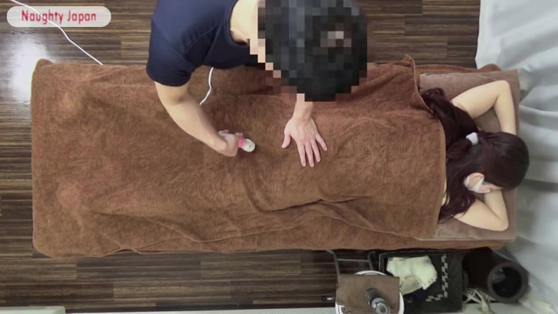 Jap Porn Project: Vysoká kancelářská kráska se vrací po práci vtažená do teplého...