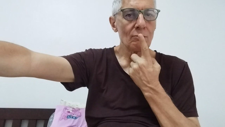 Big uncut hard cock: Język pokazuje pieprzyć mojego dużego kutasa