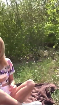 Německý skaut - roztomilá teenagerka Angel Piaff svádí k venkovnímu castingu
