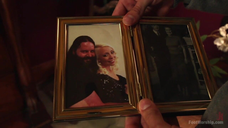 Foot Worship by Kink: Un affare tra troia con i piedi che ringrazia una...