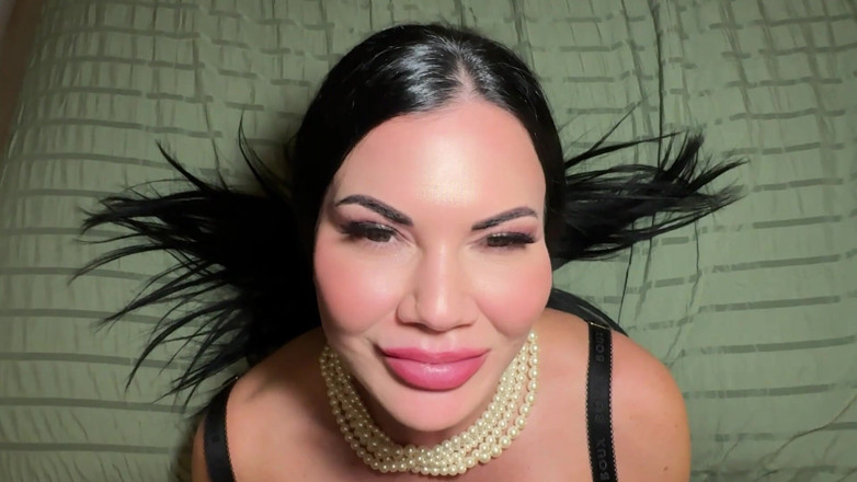 Jasmine Jae: Üvey anne bekaretini alıyor