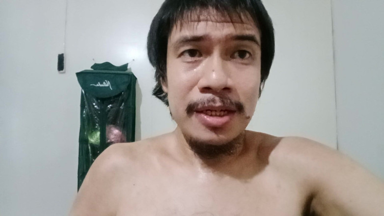Piolo Alberto: 무릎 꿇고 자위
