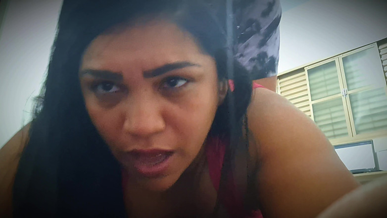 Casal Mattos: Enquanto Minha Madrasta Esta No Quarto Ao Lado, Ele Fode...