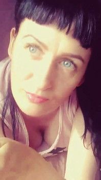 Peepshow doigte sa chatte poilue et sa chatte mouillée, MILF russe, Ginnagg