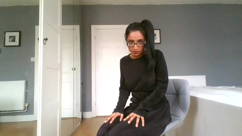 BabeXX69XX Asian MILF: Prissy Intern Swallows Your Cum Xx