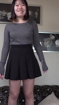 무분별한 매력의 평온한 현대 애타게, 충격적인 데뷔로 비밀 개인 나선 - 3부