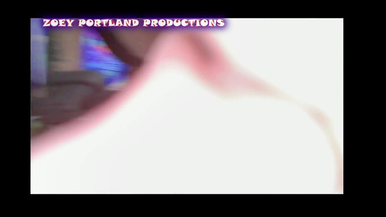 Zoey Portland: Zoey Portland cu distracție