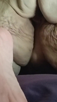 Twerking that fat ass damn her boytoy vem muito rápido