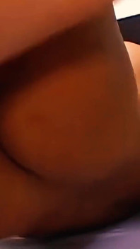 Shyla stylez nimmt den riesigen schwanz ihres freundes in ihren mund und dann ihre fotze