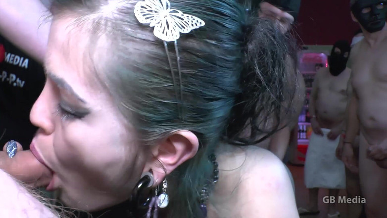 GangBang-Dream: 3 děvky dirty cum hry v gangbangu