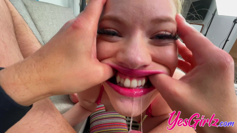 YesGirlz: El coño peludo de Erin Everheart y el culo abierto...